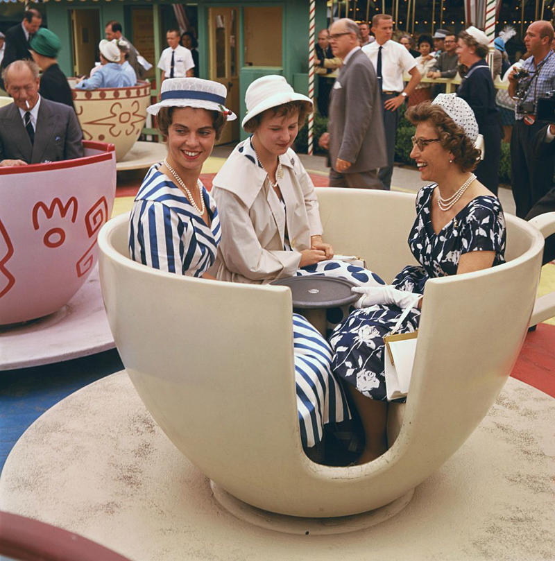 6) 1960: Disneyland, Anaheim, CA 1) 1948: Coney Island, Brooklyn, NY, 2) 1949: Palisades Amusement Park, Palisades, NJ, 3) 1950: Rockaways Playland, Rockaway Beach, NY, 4) 1955: Beverly Park Kiddieland, Los Angeles, CA, 5) 1956: Disneyland, Anaheim, CA, 6) 1960: Disneyland, Anaheim, CA, 7) 1963: Disneyland, Anaheim, CA, 8) 1965: Hershey Park, Hershey, PA, 9) 1975: Luna Park at Coney Island, Brooklyn, NY, 10) 1978: Morey’s and Hunt’s Piers, Wildwood, NJ, 11) 1981: Busch Gardens, Williamsburg, VA, 12) 1985: Paragon Park, Hull, MA, 13) 1987: Disneyland, Anaheim, CA