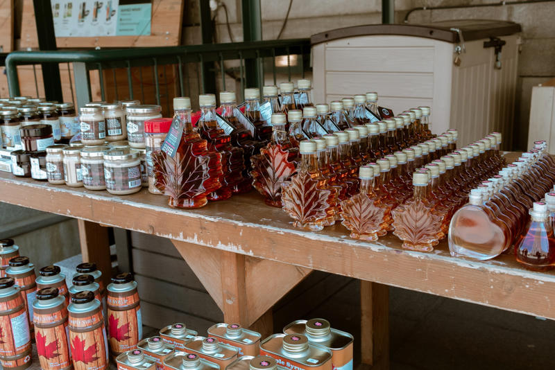 Maple syrup Durable foods, In times of need, Budget-friendly, Energy bars, Olive oil, Ground coffee, Cocoa powder, Pickled foods, Butter from nuts, Vegetables in brine, Balsamic vinegar, Maple syrup, Canned fish, Powdered milk