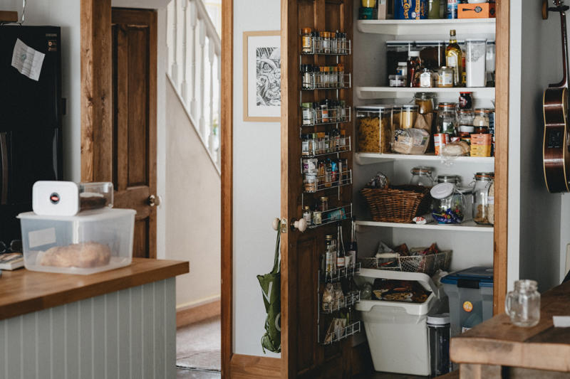 Budget-friendly Durable foods, In times of need, Budget-friendly, Energy bars, Olive oil, Ground coffee, Cocoa powder, Pickled foods, Butter from nuts, Vegetables in brine, Balsamic vinegar, Maple syrup, Canned fish, Powdered milk