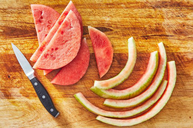 How To Choose A Ripe Watermelon, How To Store A Whole Watermelon, How To Cut A Whole Watermelon, The Best Way To Store Cut Watermelon, Can I Freeze Leftover Watermelon?, Signs of Spoilage