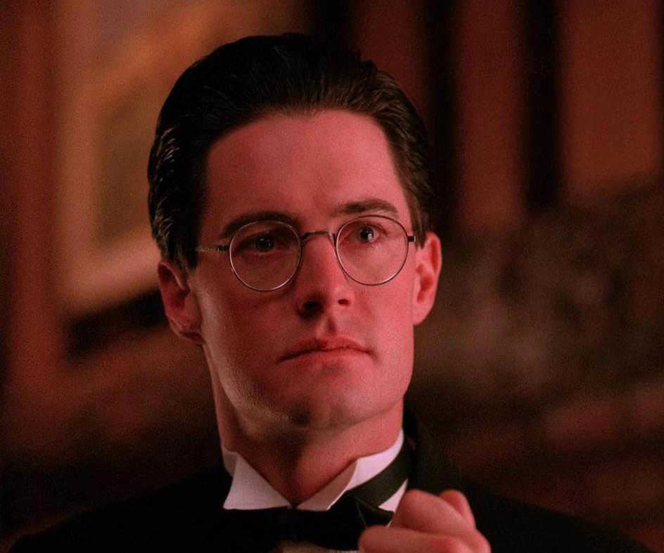 16. Twin Peaks 99. Love and Death (2023), 98. The Last of Us (2023), 97. The Rehearsal (2022), 96. Oz (1997), 95. What We Do in the Shadows (2019), 94. Your Honor (2020), 93. Russian Doll (2019), 92. The Nanny (1993), 91. I May Destroy You, 90. Schitt's Creek, 89. The Night Of, 88. The Thick of It, 87. Band of Brothers, 86. The Bear, 85. Rake, 84. Barry, 83. Euphoria, 82. Spaced, 81. The Boys, 80. Parks and Recreation, 79. Broad City, 78. We Own This City, 77. The Underground Railroad, 76. Black Bird, 75. Columbo, 74. American Crime Story: The People v. O. J. Simpson, 73. The Mechanism, 72. Wild Wild Country, 71. Black Mirror, 70. Dopesick, 69. When They See Us, 68. Fringe, 67. The Jinx: The Life and Deaths of Robert Durst, 66. Ted Lasso, 65. House of Cards, 64. Scrubs, 63. Friday Night Lights, 62. Downton Abbey, 61. The Leftovers, 60. Boardwalk Empire, 59. The IT Crowd, 58. Orange is the New Black, 57. Luther, 56. Deadwood, 54. Midnight Mass, 53. Adolescence (2025), 52. Veep, 51. Battlestar Galactica, 50. Shameless, 49. Borgen, 48. The X Files, 47. I Love Lucy, 46. The Crown, 45. The Office (US), 44. South Park, 43. House, 42. Community, 41. Gomorrah, 40. Coupling, 39. BoJack Horseman, 38. Dexter, 37. Rick and Morty, 36. The Americans, 35. Sherlock, 34. Family Guy, 33. Frasier, 32. Homeland, 31. Star Trek, 30. Severance, 29. Watchmen, 28. It's Always Sunny in Philadelphia, 27. Fawlty Towers, 26. Arrested Development, 25. Succession, 24. Peaky Blinders, 23. Atlanta, 22. Lost, 21. Cheers, 20. Monty Python's Flying Circus, 19. The West Wing, 18. Twin Peaks, 17. M*A*S*H, 16. Friends, 15. Chernobyl, 14. Curb Your Enthusiasm, 13. Fleabag, 12. The Shield, 11. Doctor Who, 10. Fargo, 09. Game of Thrones, 08. Six Feet Under, 07. Mad Men, 06. The Simpsons, 05. Better Call Saul, 04. Seinfeld, 03. The Sopranos, 02. Breaking Bad, 01. The Wire