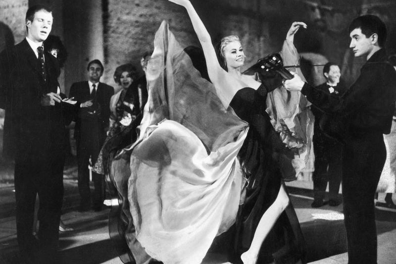 La dolce vita (1960) Citizen Kane, Casablanca, The Godfather, 2001: A Space Odyssey, Pulp Fiction, Apocalypse Now, Schindler’s List, La Dolce Vita, Blade Runner, The Seventh Seal (Det Sjunde Inseglet), Parasite, The Wizard of Oz