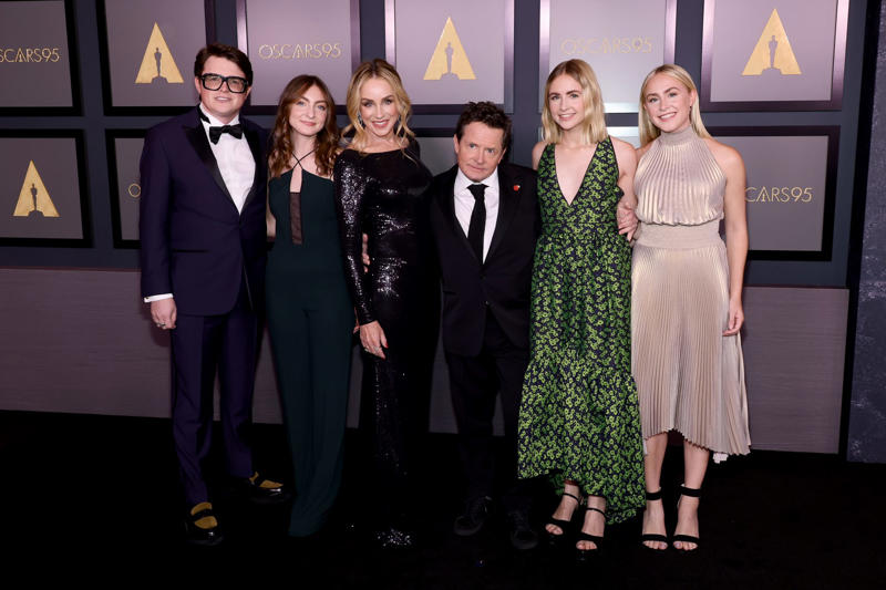 Marriage and children In 1994, Michael J. Fox's rise came to a screeching halt, Parkinson's disease at 29 years old, What is Parkinson's disease?, 9 June 1961, His TV show beginnings in 1976, The role that catapulted him to stardom, On July 9, 1985, 'Back to the Future', On July 8, 1988 he married Tracy Pollan, Michael J. Fox Foundation, Star on the Hollywood Walk of Fame, 'Lucky Man', Triumphant return with 'Spin City', 2020: retirement from acting, Not 100% closed to acting