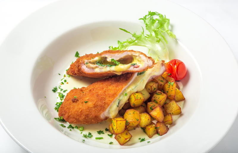 Veal cordon bleu 44. Duchess potatoes, 43. Frogs' legs Provencal, 42. Crab Louie, 41. Ham in parsley aspic, 40. Vichyssoise, 39. Stewed kidneys, 38. Mutton chops, 37. Pasta primavera, 36. Denver sandwich, 35. Fresh grapefruit, 34. Chicken à la King, 33. Oyster pan roast, 32. Minute steak, 31. Pork medallions, 30. Chicken Tetrazzini, 29. Relish tray, 28. Vol-au-vents, 27. Grützwurst, 26. Trout amandine, 25. Devils on horseback, 24. Kalter hund, 23. Potato skins, 22. Chicken Divan, 21. Peach Melba, 20. Coquilles Saint-Jacques, 19. Chicken in a basket, 18. Cherries Jubilee, 17. Food towers, 16. Bananas Foster, 15. Surf ’n' turf, 14. Garlic mushrooms, 13. Veal cordon bleu, 12. Steak Diane, 11. Molten chocolate cake, 10. Crêpes Suzette, 9. Coq au vin, 8. Sole Véronique, 7. Banana split, 6. Steak Oscar, 5. Veal Marsala, 3. Fondue, 2. Devilled eggs