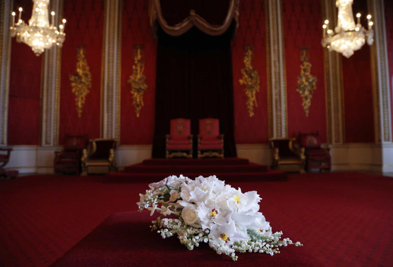 No one sits on the throne Plumbing and electricity problems, Out-of-date decor, Falling masonry, Walls filled with asbestos, Secret doors, The late Queen liked it breezy, No one sits on the throne, Lots of garden parties, Staff living on site, A post office, A movie theater, Activities and programs, No pictures allowed, No wandering freely outside