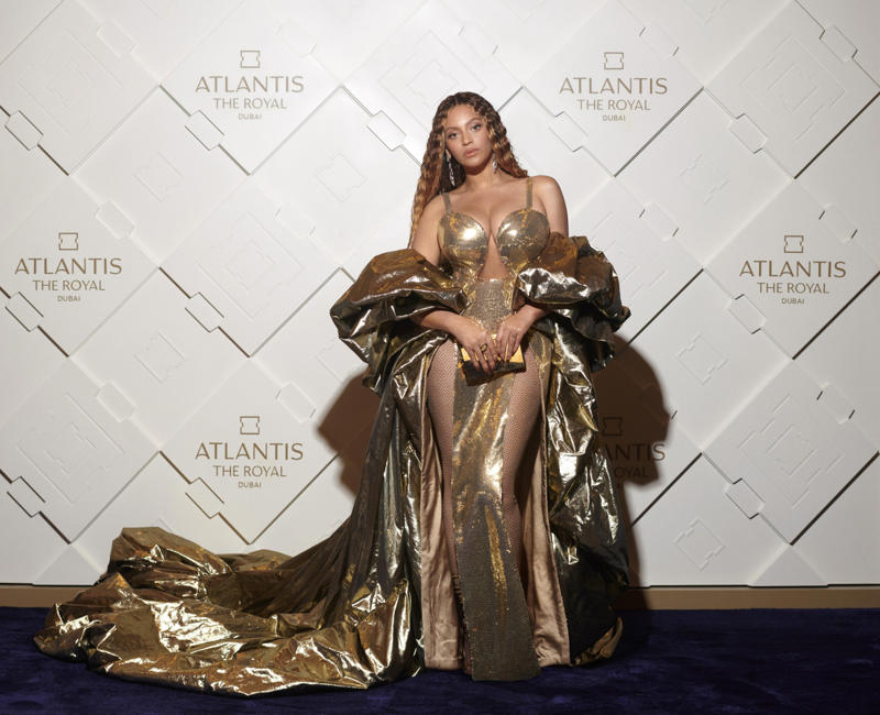Beyoncé Jane Seymour, Jennifer Hudson, Melissa McCarthy, Megan Mullally, Octavia Spencer, Bebe Rexha, Leslie Jones, Ashley Graham, Aidy Bryant, Hayden Panettiere, Bryce Dallas Howard