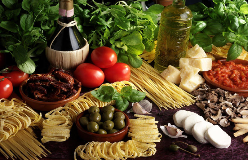 Buy the best ingredients Budget-friendly brilliance, Adopt the cucina povera mindset, Buy the best ingredients, Embrace simplicity, Never throw bread away, We repeat – never throw bread away, Stock your store cupboard, Savour your Parmesan, Make your own pasta mista, Try frittata di spaghetti, Turn leftover risotto into arancini, Grow your own, Turn vegetable scraps into pesto, Make good use of your pesto, Prepare a pan of minestrone, Get familiar with ribollita, Become a convert to sottaceti, Make your own giardiniera, Marinate your vegetables, Put your Bolognese to work, Transform cheese rinds into frico, Celebrate meat on the second day