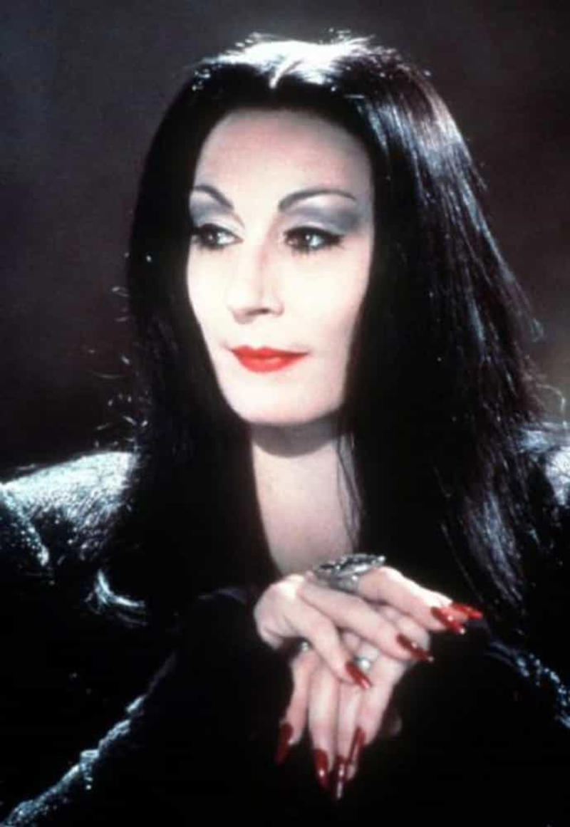 'The Hundred and One Dalmatians', 'Amélie', 'The Fifth Element', 'G.I. Jane.', 'Star Wars: Episode IV - A New Hope', 'A View to Kill', 'The Addams Family', 'Cleopatra', 'Almost Famous', 'Pulp Fiction', 'S u i c i d eS q u a d', 'Clueless', 'Blade Runner', 'My Fair Lady', 'The Wizard Of Oz', 'Rosemary's Baby', 'The Breakfast Club'
