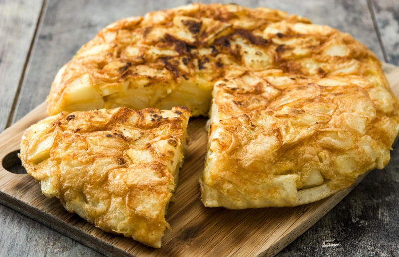 29. Tortilla de patatas, Spain 29. Tortilla de patatas, Spain, 28. Dublin coddle, Ireland, 27. Meatballs, Sweden, 26. Pierogi, Poland, 25. Wiener schnitzel, Austria, 24. Cheese fondue, Switzerland, 23. Bitterballen, Netherlands, 22. Congee, China, 21. Beef stroganoff, Russia, 20. Goulash, Hungary, 19. Sopa Azteca, Mexico, 18. Shakshuka, North Africa, 17. Spätzle, Germany, 16. Khichdi, India, 15. Bobotie, South Africa, 14. Feijoada, Brazil, 13. Kimchi-jjigae, South Korea, 12. Meat pies, Australia, 11. Poutine, Canada, 10. Shepherd's pie, UK and Ireland, 9. Koshary, Egypt, 8. Mac 'n' cheese, USA, 7. Curry udon, Japan, 6. Borscht, Ukraine, 5. Moussaka, Greece, 4. Onion soup, France, 3. Fish and chips, UK, 2. Grilled cheese sandwich, USA