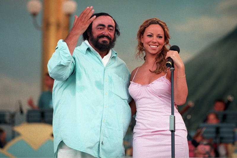 Mariah Carey: from Long Island to the world, Mariah Carey's childhood and adolescence, Family troubles, Her siblings don't want to be reminded of it, Breakthrough, Wedding of Mariah Carey and Tommy Mottola, A great voice, Hit albums from Mariah, Stars of the 90s: Mariah Carey and Whitney Houston, A Christmas muse, Physical change, Leaving Columbia, Glitter: failure, Luis Miguel and Mariah Carey: Latin romance, Mariah Carey's hospitalisation, Glitter's unfortunate release date, "An utter meltdown", Longing to be a Hollywood star, Farewell to her record company, Philantropist and activist, Mariah Carey's "comeback", 'We Belong Together', Movies: Tennessee (2008), Mariah Carey in 'Precious', No other movies, Mariah Carey and Nick Cannon, Two children, Mariah Carey's maturity, Songbird Supreme, Queen of Christmas, Viva Las Vegas!, A new love for Mariah Carey, They are both available, Mariah Carey's controversial memoir, Painful memories for her family, Mariah Carey responds to her siblings' lawsuits, The death of her sister and mother, An "inspiration" to others, A film about Mariah's life?