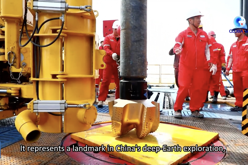 Why dig so deep?, China's deepest well, The core of the earth, One step further, Minerals, energy resources, Prevention of natural disasters, 10 continental layers, In search of the distant past, Large tonnage machines, Problems with the environment, Sea, mountains and desert area, Prepare for the operation, Everything fixed before they start, An unprecedented project, 12,262 meters