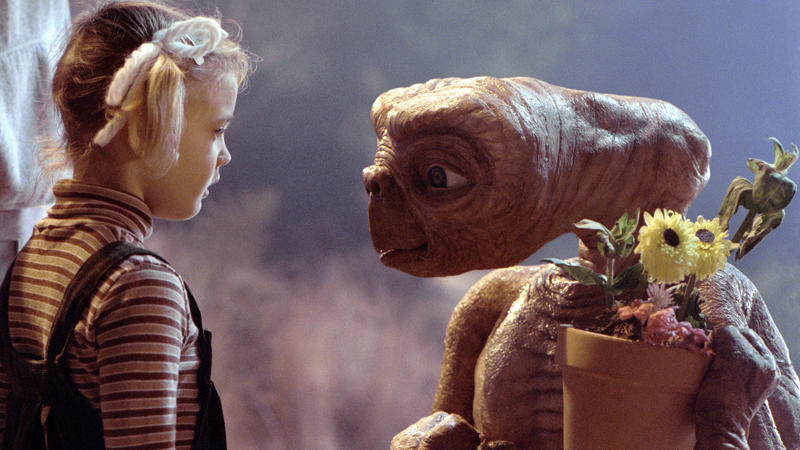 E.T. the Extra-Terrestrial - 1982 Hollywood history, Gone with the Wind (1939), Gone with the Wind, The Wizard of Oz (1939), Casablanca (1940), The Great Dictator (1940), Citizen Kane (1941), Some Like It Hot (1959), Psycho (1960), Bonnie & Clyde (1967), Love Story (1970), Dirty Harry (1971), The Godfather (1972), The Godfather Part II (1974), Jaws (1975), Taxi Driver (1976), Star Wars (1977), Apocalypse Now (1979), The Shining (1980), Blade Runner (1982), E.T. the Extra-Terrestrial (1982), The Karate Kid (1984), The Terminator (1984), Back to the Future (1985), Dirty Dancing (1986), The Princess Bride (1987), Back to the Future Part II (1989), When Harry Met Sally (1989), The Silence of the Lambs (1991), Terminator 2 (1991), Forrest Gump (1994), The Lion King (1994), Braveheart (1995), Casino (1995), Toy Story (1995), Apolo 13 (1995), GoldenEye (1995), Titanic (1997), American History X (1998), The Truman Show (1998), The Sixth Sense (1999), Matrix (1999), Memento (2000), Gladiator (2000), The Lord of the Rings: Fellowship of the Ring (2001), The Lord of the Rings: The Two Towers (2002), Batman Begins (2005)