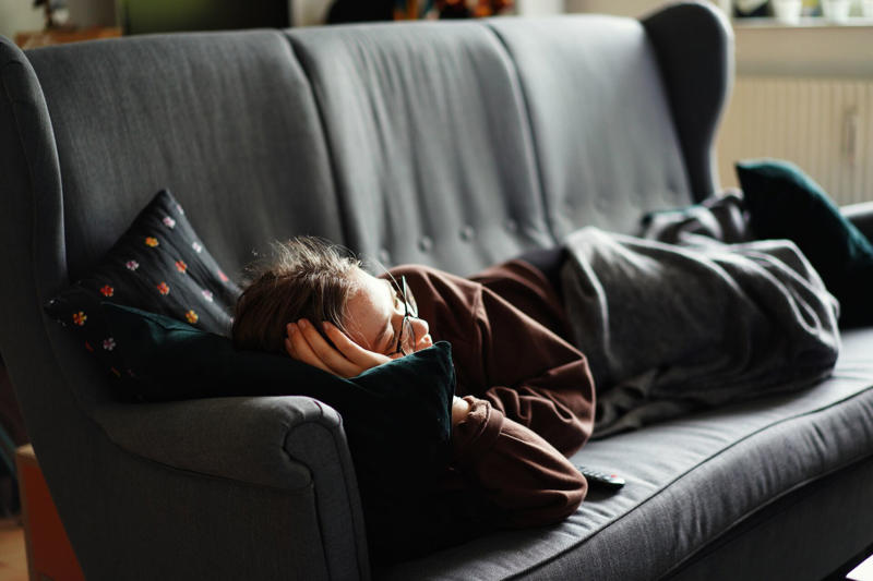 If Netflix was enough we would all be couch potatoes Learning to deal with boredom, A contradiction, Associated with addiction, Bored teenagers are more prone to addiction, Benefits of being bored, Boredom can spark productivity and creativity, Boredom experiment, The task at hand, The previously bored people performed better, Boredom motivates the search for novelty, Dissatisfaction is what leads to exploration, A signal that we’re not doing what we want, Boredom motivates the pursuit of new goals, Boredom can be good for our mental well-being, Stepping away from screens, Short-term solutions to boredom can make it worse, You can’t fight boredom with technology addiction, When you have tons of choices but you don’t want any, If Netflix was enough we would all be couch potatoes, The function of boredom, A better way of engaging
