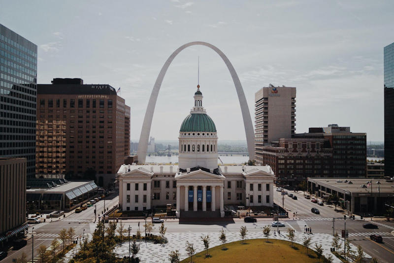 Where is this monument located?, La fourchette by Jean-Pierre Zaugg in Vevey (Switzerland), Mada'in Saleh (Saudi Arabia), Statue in honor of Genghis Khan (Mongolia), The Gateway Arch in Missouri (United States), Cadillac Ranch in Texas (United States), The Parliament Palace in Bucharest (Romania), The Berliner Fernsehturm in Berlin (Germany), Cologne Cathedral (Germany), The El Djem amphitheater (Tunisia), Manneken Pis (Brussels), Sanctuary of Las Lajas (Colombia), 'The Bean' in Chicago (United States), The Independence Monument in Mexico City (Mexico), The rock churches of Lalibela (Ethiopia), Turda Salt Mine (Romania), The Santa Creu i Sant Pau hospital in Barcelona (Spain), The Acropolis of Athens (Greece), The Temples of Bagan (Myanmar), The 'Dubai Frame' (Arab Emirates), The New Europe Bridge (Vidin, Bulgaria and Calafat, Romania), The Temple of Heaven in Beijing (China), Brasilia Cathedral (Brazil), The Obelisk of Buenos Aires (Argentina), Hallgrimskirkja in Reykjavik (Iceland), The Da Pena National Palace in Sintra (Portugal), The Sibelius Monument in Helsinki (Finland), Neuschwanstein Castle in Bavaria (Germany), The Trevi Fountain in Rome (Italy), 'Hand of the Desert' in Atacama (Chile)