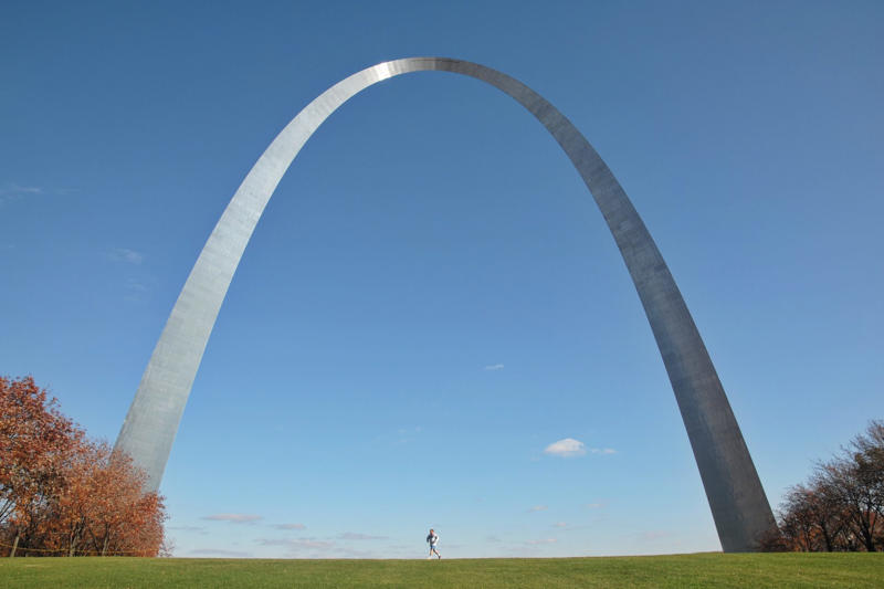 Where is this monument located?, La fourchette by Jean-Pierre Zaugg in Vevey (Switzerland), Mada'in Saleh (Saudi Arabia), Statue in honor of Genghis Khan (Mongolia), The Gateway Arch in Missouri (United States), Cadillac Ranch in Texas (United States), The Parliament Palace in Bucharest (Romania), The Berliner Fernsehturm in Berlin (Germany), Cologne Cathedral (Germany), The El Djem amphitheater (Tunisia), Manneken Pis (Brussels), Sanctuary of Las Lajas (Colombia), 'The Bean' in Chicago (United States), The Independence Monument in Mexico City (Mexico), The rock churches of Lalibela (Ethiopia), Turda Salt Mine (Romania), The Santa Creu i Sant Pau hospital in Barcelona (Spain), The Acropolis of Athens (Greece), The Temples of Bagan (Myanmar), The 'Dubai Frame' (Arab Emirates), The New Europe Bridge (Vidin, Bulgaria and Calafat, Romania), The Temple of Heaven in Beijing (China), Brasilia Cathedral (Brazil), The Obelisk of Buenos Aires (Argentina), Hallgrimskirkja in Reykjavik (Iceland), The Da Pena National Palace in Sintra (Portugal), The Sibelius Monument in Helsinki (Finland), Neuschwanstein Castle in Bavaria (Germany), The Trevi Fountain in Rome (Italy), 'Hand of the Desert' in Atacama (Chile)