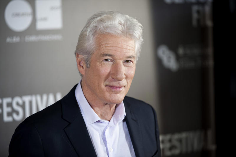 Richard Gere China angered about 'Top Gun: Maverick', The history behind the controversy, Celebs making a controversial move, China makes Hollywood nervous, Tom Cruise and China, Tom Cruise was always apolitical, Playing to the home crowd, Tom Cruise, not the only actor who upset China, Actors in Taiwan are also vocal, China's blacklist, John Cena, A mixed reaction to Cena's apology, Katy Perry, Controversy about Hong Kong, Mesut Özil about the Uyghurs, Paid a high price for his comments, The issue of Tibet, He says it damaged his career, More of the same?