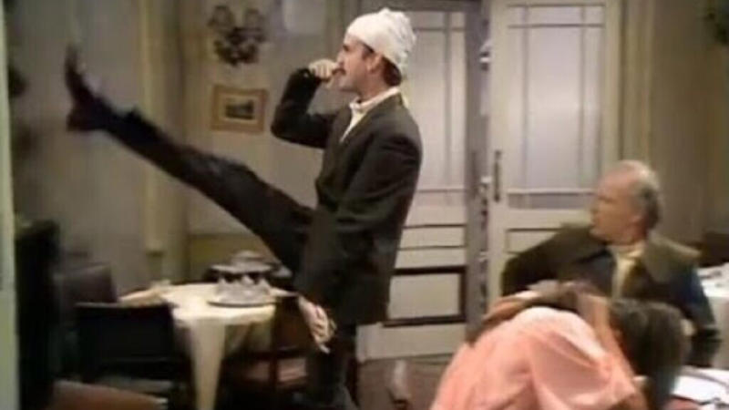A sequel to 'Fawlty Towers'..., With the original 'Fawlty Towers' cast?, 12 episodes that made history, Go back in time with us!, When Andrew Sachs caught fire, Struck with a pan, 'Racist stereotype', Not racist?, Based on real life, Weird incidents, First major project, The Germans, Racist comments, 'Don't mention the war', A flop? A cult classic!, They stopped at its peak, Reunion on stage