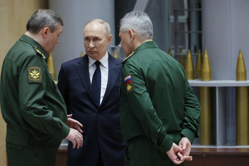 They disrupted a Russian salvage operation, The Ivan Franko Group in action, Drone operators took the opportunity to strike, What the combat footage showed, The first drone swooped down on the vehicle, The BREM tried to escape but was hunted down, The video doesn’t show the BREM's clear destruction, Demilitarizing Russia by all available means, What we know about the BREM that was hit, Maybe a BREM-1M was destroyed?, Designed to evacuate tanks