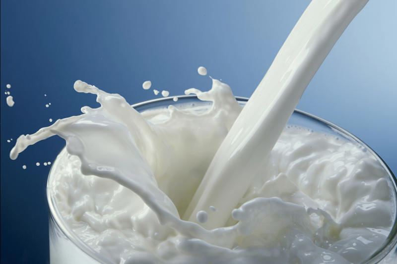 Foods against melancholy: milk Sleeping is more than just enjoyable, Lack of rest, How many hours should a person sleep?, Sleeping time, Tips for sleeping better, Do not go back to bed, Hourly routine, No caffeine, No nicotine, Exercise but..., Cut the booze, Avoid heavy meals, Yes to naps (but in moderation), Disconnect before going to sleep, Cozy bedroom, Avoid screens, Use light to set your biological clock, If you don't fall asleep, get up., Dairy? Of course, Deep breathing, Calcium and magnesium, The bed is for sleeping, Best without sleeping pills, Short naps, Avoid distractions, No work in the evening!, List of tasks, What about the weekend?, Books: yes, but be careful, Set the alarm to go to bed