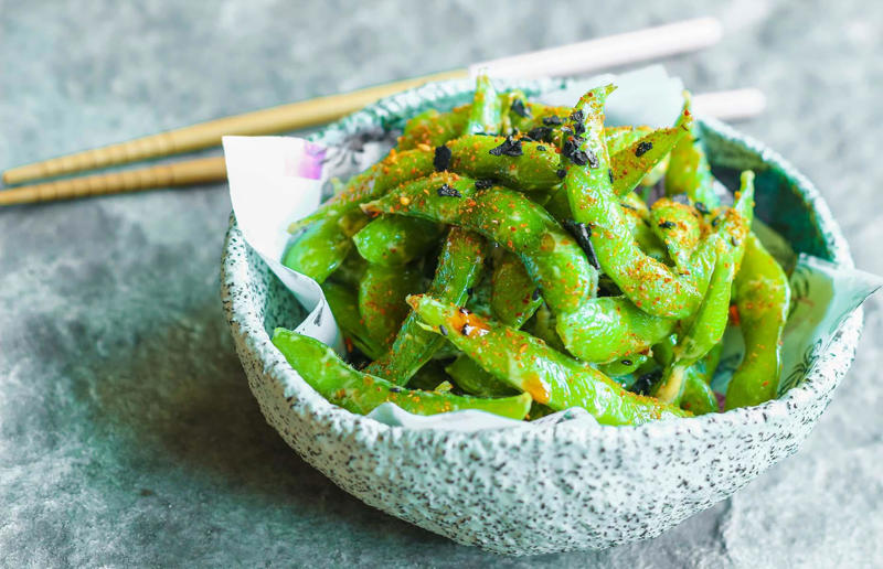 Protein-rich foods that aren’t meat, How much protein do we need?, Black beans, Chia seeds, Chickpeas, Cottage cheese, Ezekiel bread, Goji berries, Greek yogurt, Mozzarella, Oat bran, Pea protein, Pistachios, Plant-based meat substitutes, Protein bars, Soba noodles, Whey protein