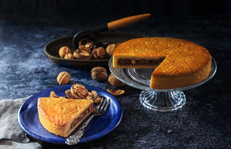 17. Bündner Nusstorte, Switzerland 34. Stargazy pie, England, UK, 33. Borek, various locations, 32. Saskatoon berry pie, Canada, 31. Butter pie, England, UK, 30. Vlaai, Netherlands, 29. Zelnik, Bulgaria and North Macedonia, 28. Egyptian goulash, Egypt, 27. Peach pie, USA, 26. Kreatopita, Greece, 25. Scotch pie, Scotland, UK, 24. Empadão de frango, Brazil, 23. Pepper steak pie, South Africa, 22. Limonnik, Russia, 21. Pork pie, England, UK, 20. Bündner Nusstorte, Switzerland, 19. Penovani khachapuri, Georgia, 18. Empanada gallega, Spain, 17. Steak and Guinness pie, Ireland, 16. Geraardsbergse mattentaart, Belgium, 15. Pâté chaud, Vietnam, 14. Mince pie, various locations, 13. Bacon and egg pie, England, UK and New Zealand, 12. Pastilla, North Africa, 11. Pithivier, France, 10. Pot pie, Canada, UK and USA, 9. Torta pasqualina, Italy, 8. Cherry pie, USA, 7. Coulibiac, France and Russia, 6. Buko pie, Philippines, 5. Tourtière, Canada, 4. Spanakopita, Cyprus and Greece, 3. Steak and kidney pie, UK, 2. Meat pie, Australia and New Zealand