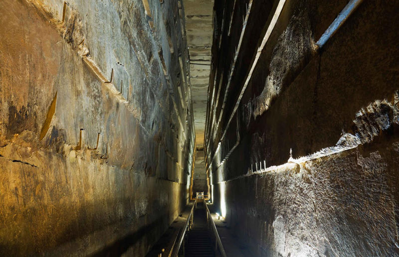 Wonder of the world, The pyramids are very, very, very old, They've witnessed most of human history, The Great Pyramid was the tallest structure in the world for 3,800 years, It's also the only wonder of the ancient world left standing, There's the Khufu Pyramid..., ...the Khafre Pyramid..., ...and the Menkaure Pyramid, We're still not totally sure how they were built, They're architecturally extremely advanced, There are many, many other tombs around the pyramids, They weren't built by slaves, The pyramids' interiors are eerie but unspectacular, The pyramids once looked very different, Why were they built?, Pyramid-building had fallen out of favour by the New Kingdom, Herodotus visited in the 450s BC, The Muslim caliphs were equally impressed, Though one tried to destroy them, Looting and grave-robbing stripped them bare, Napoleon won the so-called 'Battle of the Pyramids', Egypt gained international attention, Egyptology became a fashionable pursuit, Egyptology has attracted criticism, The pyramids were an allied barracks during the First World War, Upper-class tourism started in the 19th century, The pyramids have become a magnet for conspiracy, Air travel and mass tourism changed the game, The pyramids are now used for art and culture..., ...and sometimes for politics