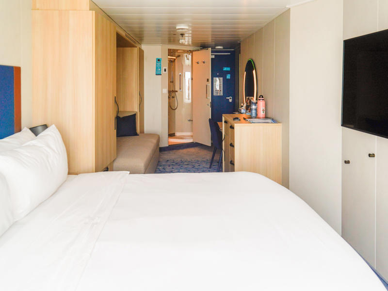 Since the room was only 179 square feet, I thought I'd feel cramped. But when I stepped inside, I was surprised at how big it felt.