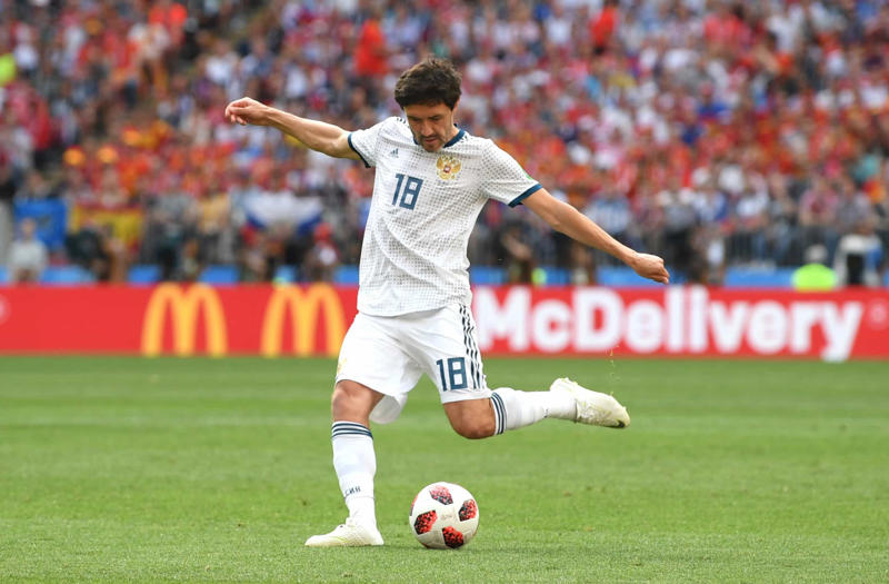 Yuri Zhirkov Cristiano Ronaldo, Luis Suárez, Franck Ribéry, Carlos Tévez, Zlatan Ibrahimović, Ángel Di María, Luka Modrić, Alexis Sánchez, Yaya Touré, Alexander Hleb, Yuri Zhirkov, Steven Pienaar