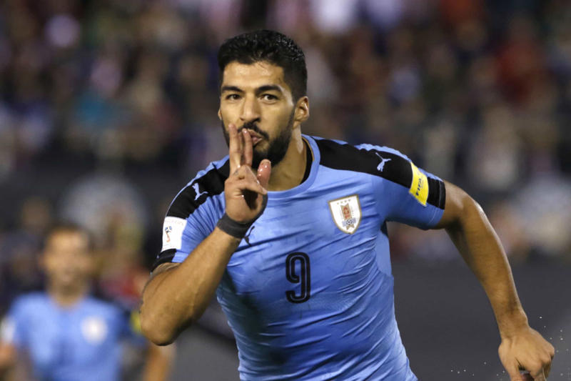 Luis Suárez Cristiano Ronaldo, Luis Suárez, Franck Ribéry, Carlos Tévez, Zlatan Ibrahimović, Ángel Di María, Luka Modrić, Alexis Sánchez, Yaya Touré, Alexander Hleb, Yuri Zhirkov, Steven Pienaar