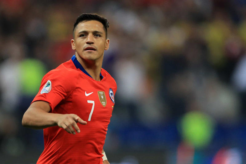 Alexis Sánchez Cristiano Ronaldo, Luis Suárez, Franck Ribéry, Carlos Tévez, Zlatan Ibrahimović, Ángel Di María, Luka Modrić, Alexis Sánchez, Yaya Touré, Alexander Hleb, Yuri Zhirkov, Steven Pienaar