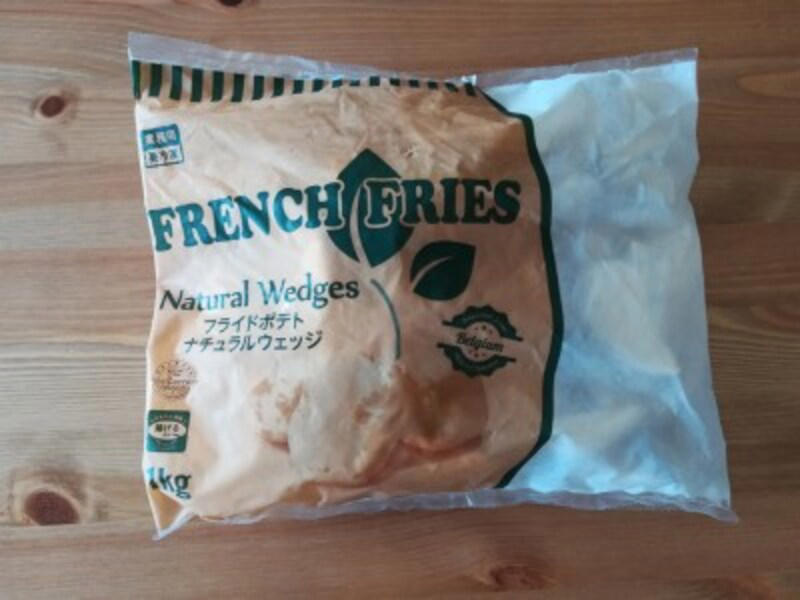 業務スーパーのポテトフライに良い口コミや悪い評判はある？, 「フライドポテト（シューストリングカット）」はマクドナルドのマックフライポテトに似てる味, 「フライドポテト（プレミアムシューストリング）」は外はカリカリ、中はホクホク, 「フライドポテト ナチュラルウェストウェッジ」は価格は1kg195円の激安コスパ！, 「レンチンポテト（クリンクル）」は揚げないのにカリッと食感が楽しめる！？, 「ベアスマイルポテト」はクマ形のポテトフライ！ トースターで温めると◎, 味付け1：ポテトフライ×牛肉だしの素, 味付け2：ポテトフライ×ふりふりパウダー（コンソメ味）, アレンジレシピ1：パタタス・コン・ウエボ, アレンジレシピ2：フライドポテトのペストジェノベーゼ和え, アレンジレシピ3：「ベアスマイルポテト」のとろけるチーズサンド, 「丸型ハッシュドポテト」はオーブントースターで調理OK！, 「ハッシュブラウン」は1個24円の高コスパ！, あみあみの格子状で味が絡む「スパイシーポテト ワッフルカット」, 業務スーパーの「ポテトノワゼット」もおすすめ！, 業務スーパーのフライドポテトは値上げした？