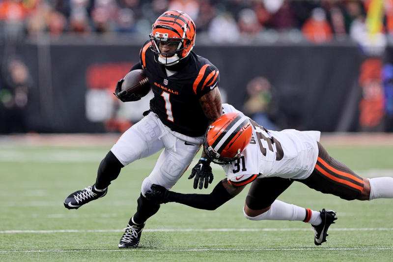 32: Cleveland Browns, 30: Carolina Panthers, 29: New York Giants, 28: Tennessee Titans, 27: New York Jets, 26: New England Patriots, 25: Indianapolis Colts, 23: Atlanta Falcons, 22: Miami Dolphins, 21: Seattle Seahawks, 20: Las Vegas Raiders, 19: Arizona Cardinals, 18: Chicago Bears, 17: Pittsburgh Steelers, 16: Denver Broncos, 15: Dallas Cowboys, 13: Los Angeles Rams, 12: Houston Texans, 11: Tampa Bay Buccaneers, 10: Los Angeles Chargers, 9: Detroit Lions, 8: Washington Commanders, 7: Minnesota Vikings, 6: Cincinnati Bengals, 5: Green Bay Packers, 3: Buffalo Bills, 2: Baltimore Ravens