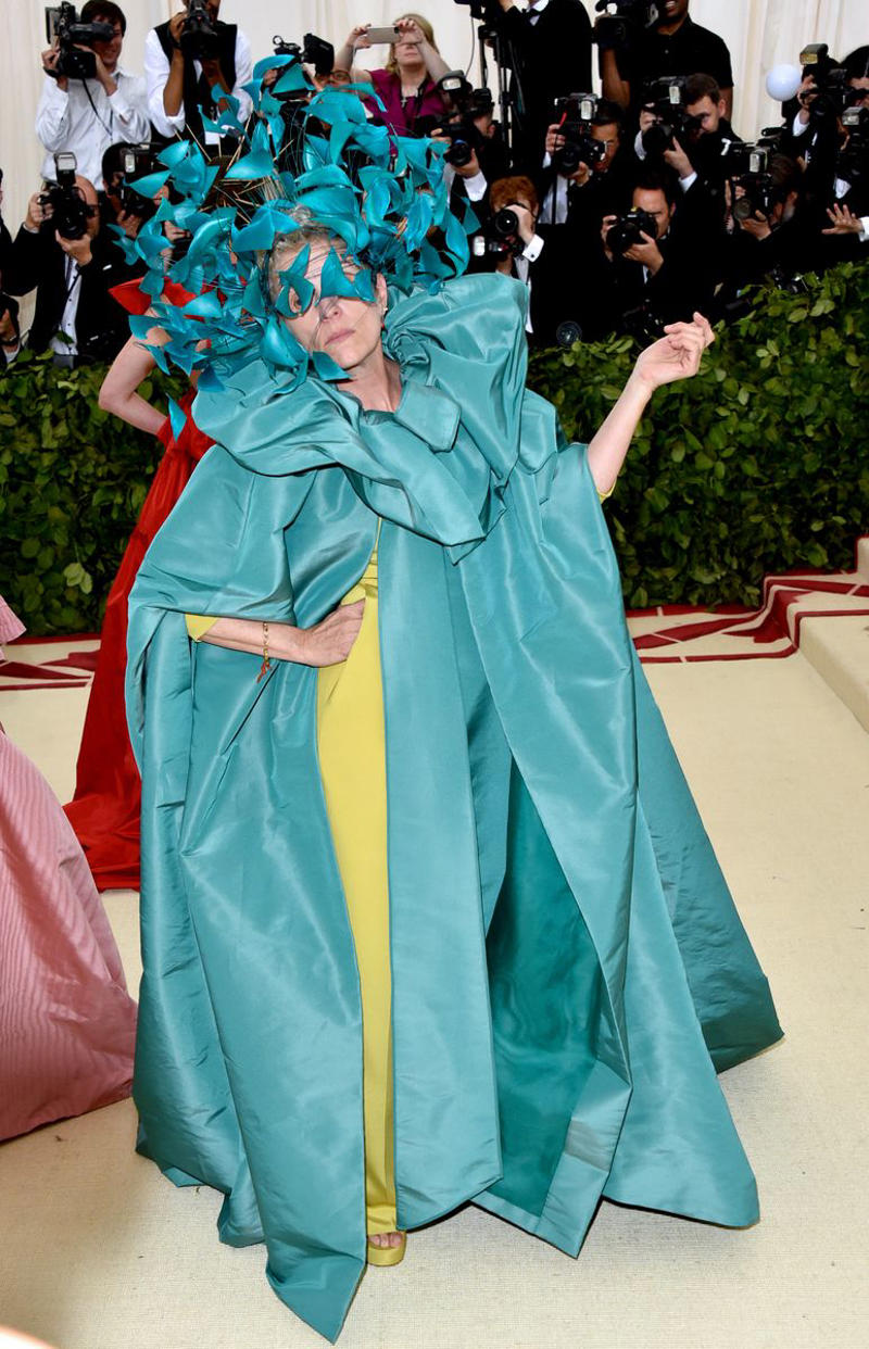 Rihanna in Comme des Garçons, 2017, Zendaya in Versace, 2018, Daphne Guinness in Alexander McQueen, 2011, Solange in Iris van Herpen, 2018, Iman in Stella McCartney, 2007, Kate Moss in Calvin Klein, 1995, Rihanna in Guo Pei, 2015, Sarah Jessica Parker in Alexander McQueen, 2006, Lil’ Kim in Marc Jacobs, 2005, Rosalía in Givenchy, 2022, Ashley Olsen in Dior, 2013, Claire Danes in Zac Posen, 2016, Blake Lively in Versace, 2022, Princess Diana in Dior, 1996, Liv Tyler and Stella McCartney in Stella McCartney, 1999, Mary-Kate and Ashley Olsen in Comme des Garçons, 2017, Frances McDormand in Valentino Couture, 2018, Miuccia Prada in Prada, 2007, Kate Moss in Marc Jacobs, 2009, Zoë Kravitz in Saint Laurent, 2021, Tina Chow, 1980, Kendall Jenner in Givenchy Haute Couture, 2021, Hailey Bieber in Alexander Wang, 2022, Naomi Campbell in Versace, 1995, Madonna in Versace, 1997, Ariana Grande in Vera Wang, 2018, Anja Rubik in Versace, 2012, Rihanna in Maison Margiela, 2018