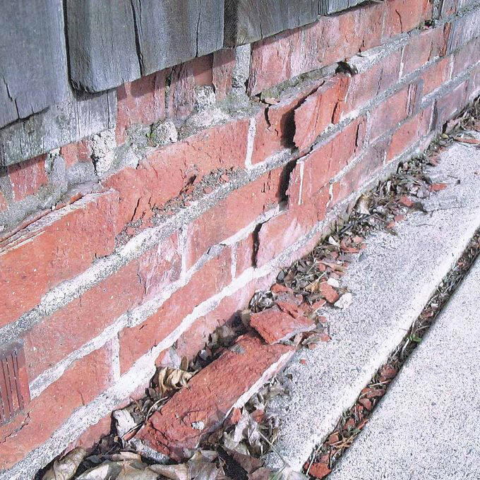 Wood Siding, Electrical Panels and Meters, Asphalt Shingles, Air Conditioners, Lead Paint, Old Mortar, Living Things, Painted Surfaces That You Want to Stay Painted, Vehicles, Outdoor Light Fixtures, Stained Wood
