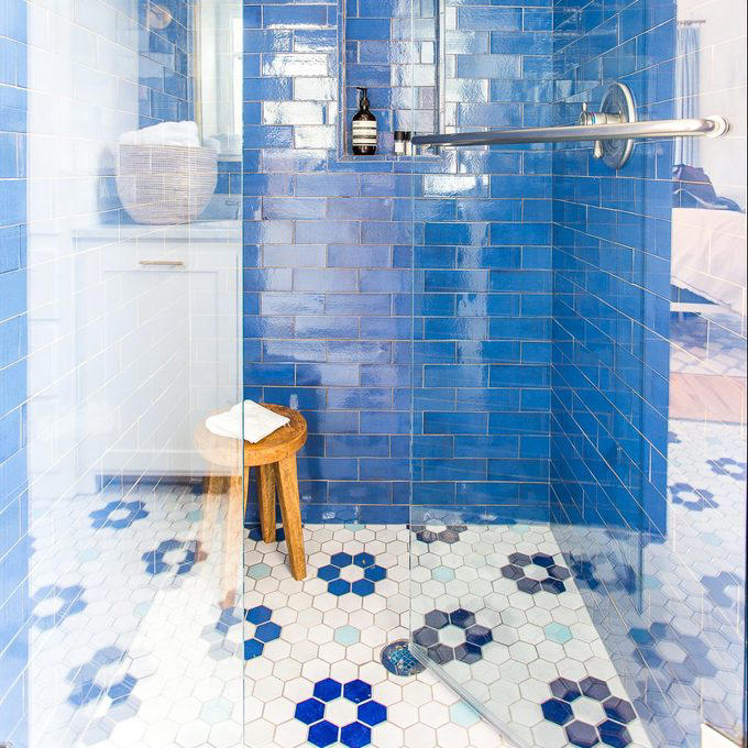 Cane Details, Bold Wallpaper, Repurposed Furniture, Postmodern Style, Earth Tones, Handmade Tile, Archways, French Mirrors, Painted/Color Cabinets, Curvilinear Silhouettes, About the expert