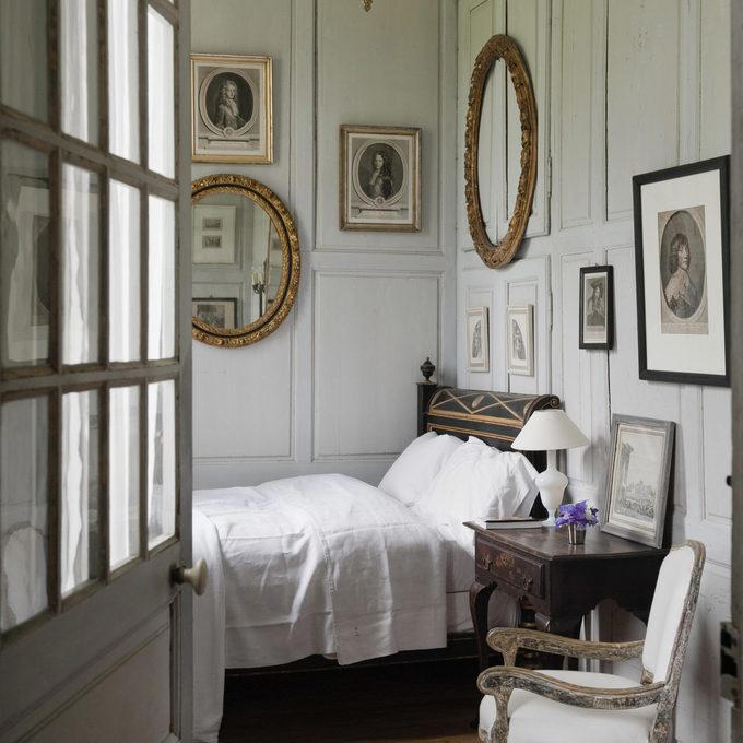 Cane Details, Bold Wallpaper, Repurposed Furniture, Postmodern Style, Earth Tones, Handmade Tile, Archways, French Mirrors, Painted/Color Cabinets, Curvilinear Silhouettes, About the expert