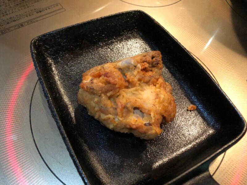 【ケンタッキーの美味しい温め方＆温め直し方1】電子レンジ500Wで30秒～1分, 【ケンタッキーの美味しい温め方＆温め直し方2】オーブンレンジ（トースター）で、アルミホイルに包んで200℃で8分, 【ケンタッキーの美味しい温め方＆温め直し方3】魚焼きグリルで、アルミホイルに包んで10分, 【ケンタッキーの美味しい温め方＆温め直し方4】フライパンで、そのまま弱火のじっくり焼き, 【ケンタッキーの美味しい温め方＆温め直し方5】フライパン＋クッキングシートでカリカリに, 【ケンタッキーの美味しい温め方＆温め直し方6】ホットサンドメーカーで驚きの復活, サックサク！ ケンタッキーの「カーネルクリスピー」の温め方, サクサク＆しっとり！ ケンタッキー「ビスケット」の温め方, ケンタッキーポテトの温め方, ケンタッキーポットパイの温め方, ケンタッキーの美味しい部位はどこ？指定はできる？, ケンタッキーの美味しいバーガーは？, ケンタッキーの温め直しはヘルシオでもできる？, ケンタッキーの温め直しにアラジンは使える？, ケンタッキーの温め直しに公式のやり方はある？, ケンタッキーの温め直しでノンフライヤーは使える？, ケンタッキーの温め直しで、バーガーもできる？, ケンタッキーは温め直しすると固くなる？, ケンタッキーの「エッグタルト」の温め方は？, ケンタッキーのシチューパイの温め方は？