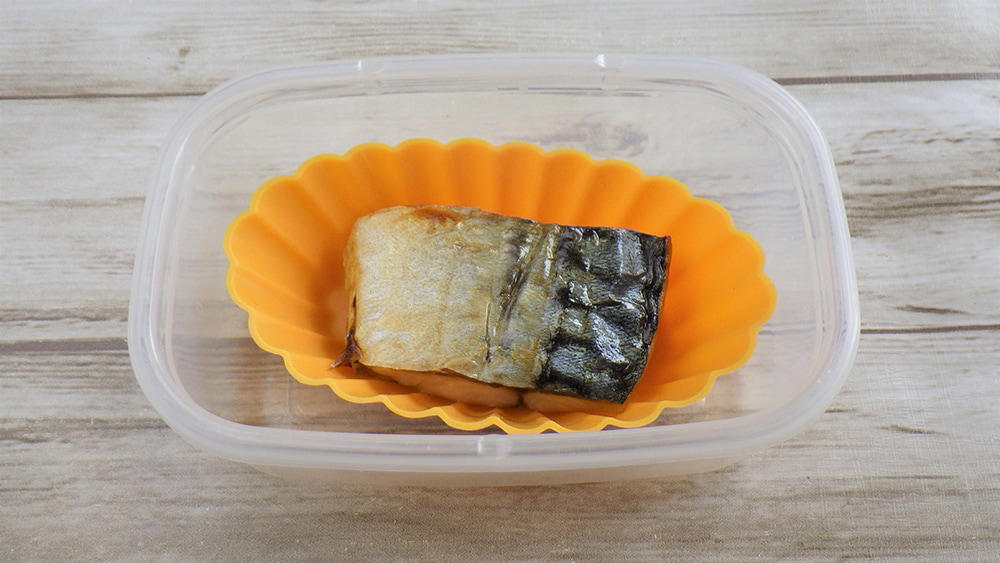 原材料はさばと食塩のみ, 内容量は何枚？ サイズ感は？, ラップ&amp;ジッパー付き袋に入れて冷凍, お弁当用にカット&amp;焼いて冷凍もあり, さばサンドウィッチ, コストコの塩さばフィレは骨抜き処理されている？, コストコでは冷凍されている状態の塩さばフィレも取り扱ってる？