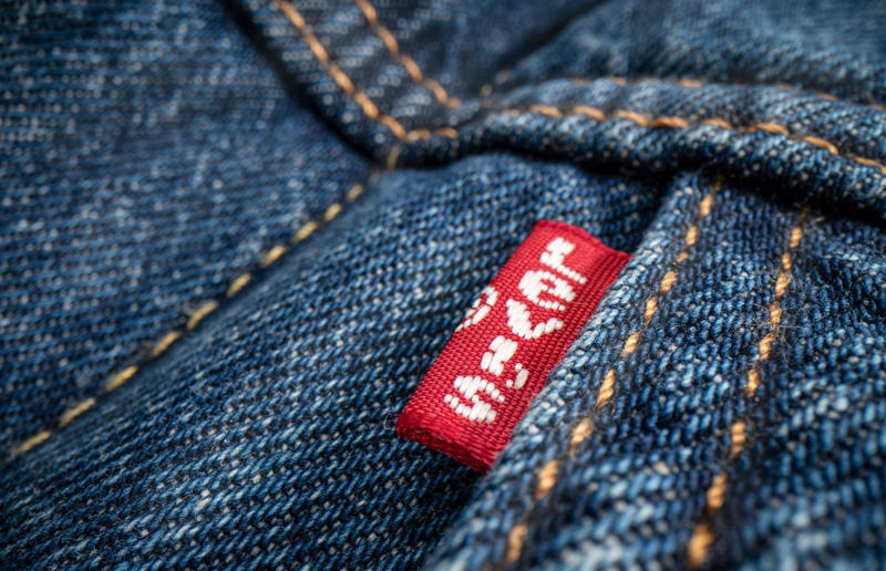 Levi Strauss How 10 failing brands turned it around, Old Spice, Polaroid, General Motors, Converse, Levi Strauss