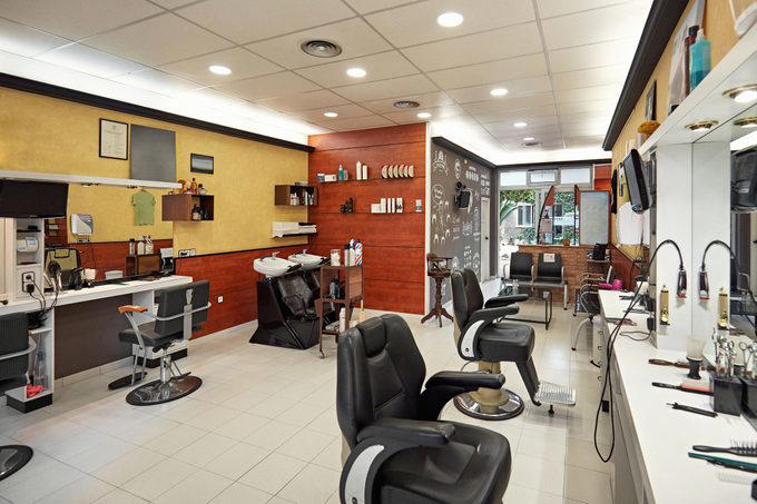 Hair beware, The salon is dirty, The stylist won’t share examples of past work, The stylist doesn’t ask for a hair history, The stylist refuses to give an opinion, The stylist is pushy, The salon is always empty, The salon has lots of bad reviews, An assistant takes you straight to a shampoo station, The stylist’s hair looks worse for wear, The stylist’s nervousness makes you nervous, The stylist doesn’t solicit feedback, The stylist doesn’t discuss aftercare