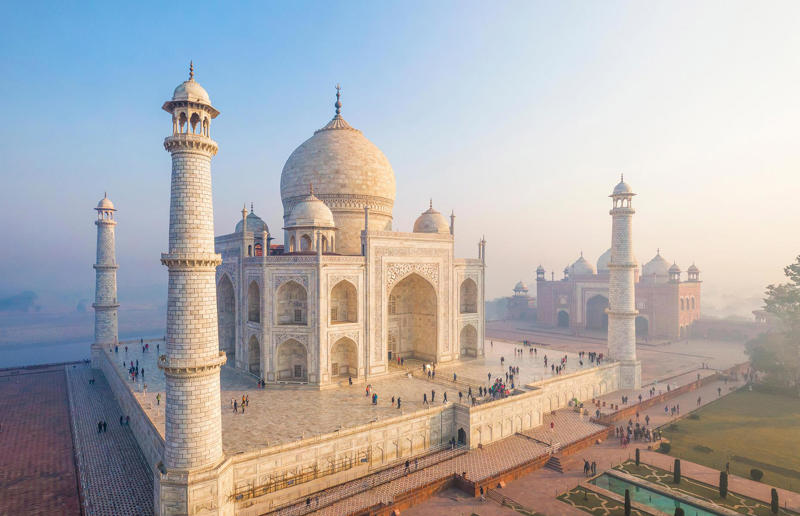 The Taj Mahal’s builders were mutilated Fact from fiction, President Kennedy told a crowd he was a jelly donut, Napoleon was short, Greek and Roman statues were white, Great Britain stood alone against the Nazis, Ferdinand Magellan was the first person to sail around the world, Vikings wore horns on their helmets, Marie Antoinette said "let them eat cake", Medieval people thought the world was flat, Castles poured boiling oil off their battlements, Gladiator contests were fought to the death, The Taj Mahal’s builders were mutilated, The Aztecs thought Hernan Cortes and the conquistadors were gods, Einstein failed maths at school, Julius Caesar was emperor of Rome, The iron maiden was a medieval torture device, Christopher Columbus discovered America, World War I was the deadliest war in history in its time, The Brothers Grimm wrote many famous fairytales, The Great Wall of China is visible from space, Cleopatra was Egyptian, Rome was one of history’s largest empires, The pyramids were built by slaves, Pirates regularly buried their treasure, Betsy Ross designed the American flag, Captain Cook discovered Australia