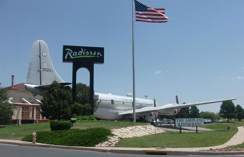 Colorado: The Airplane Restaurant, Colorado Springs Out-of-the-ordinary restaurants, Alabama: Rattlesnake Saloon, Tuscumbia, Alaska: The Hangar on the Wharf, Juneau, Arizona: Salt Cellar Restaurant, Scottsdale, Arkansas: Flying Fish, Little Rock, California: Tonga Room & Hurricane Bar, San Francisco, California: Carney's, Los Angeles, Colorado: The Airplane Restaurant, Colorado Springs, Connecticut: Traveler Restaurant, Union, Delaware: Jessop's Tavern, New Castle, District of Columbia: Sax Restaurant & Lounge, Washington DC, Florida: Sci-Fi Dine-In Theater, Orlando, Florida: The Bubble Room, Captiva, Georgia: The Varsity, Atlanta, Hawaii: Mama's Fish House, Maui, Idaho: Pioneer Saloon, Ketchum, Illinois: Frontier, Chicago, Indiana: Industrial Revolution Eatery & Grille, Valparaiso, Iowa: Zombie Burger, Des Moines, Kansas: Fritz's Railroad Restaurant, Kansas City, Kentucky: Jailhouse Pizza, Brandenburg, Louisiana: Commander's Palace, New Orleans, Maine: Palace Diner, Biddeford, Maryland: Beans in the Belfry, Brunswick, Massachusetts: Gibbet Hill Grill, Groton, Michigan: Bavarian Inn Restaurant & Lodge, Frankenmuth, Minnesota: Choo Choo Restaurant & Bar, Loretto, Mississippi: Mary Mahoney's, Biloxi, Missouri: Lambert's Cafe, Sikeston, Montana: Sip ‘n Dip Lounge, Great Falls, Nebraska: Brother Sebastian's Steak House & Winery, Omaha, Nevada: Heart Attack Grill, Las Vegas, New Hampshire: The Little Red Schoolhouse, West Campton, New Jersey: Medieval Times, Lyndhurst, New Mexico: Saggio's, Albuquerque, New York: Ellen's Stardust Diner, New York City, New York: The Cabin, New York City, North Carolina: Lancaster's BBQ, Mooresville and Huntersville, North Dakota: Space Aliens, Bismarck, Ohio: Tackle Box 2, Fremont, Oklahoma: Amish Country Store & Restaurant, Muskogee, Oregon: Voodoo Doughnut, Portland, Pennsylvania: Catacombs at Bube’s Brewery, Mount Joy, Rhode Island: Ogie's Trailer Park, Providence, South Carolina: Pirates Voyage, Myrtle Beach, South Dakota: Cheyenne Crossing, Lead, Tennessee: Aquarium Restaurant, Nashville, Texas: Harvey Washbangers, College Station, Texas: The Magic Time Machine, Dallas and San Antonio, Utah: The Yurt at Solitude, Solitude Mountain Resort, Vermont: Garden of Eatin’ Cafe, Williston, Virginia: Gadsby's Tavern Restaurant, Alexandria, Washington: Bors Hede Inne, Carnation, West Virginia: HillBilly Hot Dogs, Lesage, Wisconsin: SafeHouse, Milwaukee