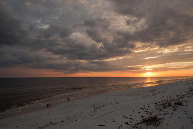 Enjoy The Charming Town, Where To Eat, Enjoy The Outdoors, Where To Stay