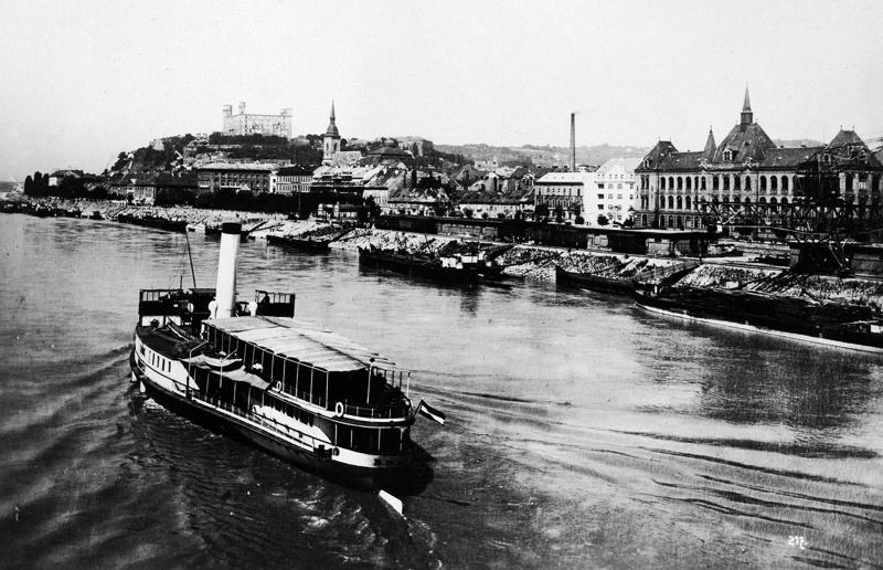 Trip back in time, Brussels, Belgium, Edinburgh, Scotland, Bratislava, Czechoslovakia, Bucharest, Kingdom of Romania, Budapest, Kingdom of Hungary, Berlin, Germany, Belgrade, Kingdom of Serbs, Croats and Slovenes, Athens, Kingdom of Greece, Amsterdam, Netherlands, Moscow, Union of Soviet Socialist Republics, Minsk, Belorussian Soviet Socialist Republic, Madrid, Spain, Lisbon, Portugal, Helsinki, Finland, Copenhagen, Denmark, Sofia, Kingdom of Bulgaria, Dublin, Irish Free State, Sarajevo, Kingdom of Serbs, Croats and Slovenes, Rome, Kingdom of Italy, Oslo, Norway, Reykjavik, Kingdom of Iceland, Podgorica, Kingdom of Serbs, Croats, and Slovenes, London, England, Paris, France, Warsaw, Poland, Vienna, Republic of Austria, Tirana, Albanian Kingdom, Valletta, Crown Colony of Malta, Tbilisi, Georgian Soviet Socialist Republic, Stockholm, Sweden, Bern, Switzerland, Kaunas, Lithuania, Kharkiv, Ukrainian Soviet Socialist Republic, Riga, Latvia