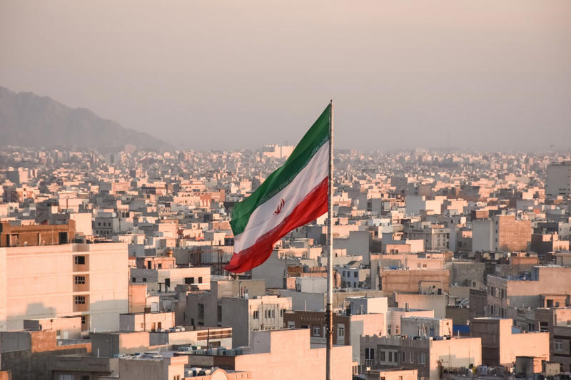Plans on hold, Changes in Iran, Moving out of Tehran, Heading south, Exploratory phase, Urban problems, Everyone's a critic, Expensive, time-consuming, and unnecessary, Capital since 1786, Not exactly a new idea