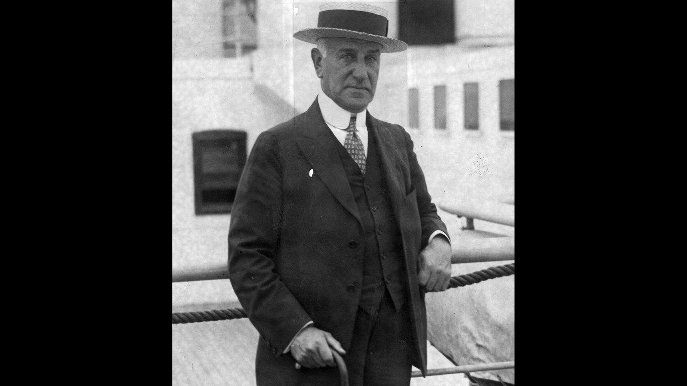 50. Businessman and philanthropist Simon Guggenheim 1. Three models with hats by Hélène Sorbier, 2. People celebrating New Year’s Eve at El Morocco in New York City, 3. Ernest Hemingway and Marlene Dietrich, 4. Three women modeling dresses by Marcelle Landowska, 5. Lady smiling for a portrait, 6. Family of four listening to the radio, 7. German film director Fritz Lang, 9. Stepping out for a spring fashion parade in Brisbane, Australia, 10. Jean Harlow with Marcel Waves, 11. Conductors Serge Koussevitsky (left) and Sir Thomas Beecham, 12. Models with an audience in Paris, 13. American cartoonist and fashion designer Gladys Parker, 14. Three women with hats in Paris, 15. Golfer Bobby Jones (right) with the Walker Cup in Sandwich, England, 16. Models posing for a fashion shoot, 17. Modeling dresses by Hélène Sorbier in Paris, 18. German industrialist and arms manufacturer Gustav Krupp von Bohlen und Halbach (second from right) with his extended family, 19. A model in Paris, 20. Louisiana governor and senator Huey Long at a radio broadcast, 21. Brazilian politician Getúlio Vargas, 22. A model at the House of Paquin in Paris, 23. Two models in suits in Paris, 24. Austrian doctor and psychotherapist Alfred Adler, 25. Boxer Jack Dempsey, 26. British politician James Thomas (center) and friends, 27. Posing outside a cat show at the Salle Wagram, Paris, 28. Miss France, 29. Attorney Clarence Darrow (right), 30. Model De Decker with hat, 31. Actresses Laurette Taylor (left) and Ethel Barrymore, 32. Model De Decker with another hat, 33. Two models with hats in Paris, 34. Model Eliane Richer with hat, 35. Austrian-born actor and director Erich Von Stroheim, 36. Model Hélène Sorbier with hat, 37. Douglas Fairbanks Jr. (left), Charlie Chaplin, and Mary Pickford, 38. Fashion models, 39. Model in long dress with hat, 40. Models in a Red Bug Electric Roadster car at the Edison Electrical Exposition in New York, 41. Model with a hat, 42. Gary Cooper (right) and a location caterer on the set of “The Spoilers”, 43. A reception for golfer Bobby Jones after his British Open victory, 44. Model in a dress, 45. British photographer and costume designer Cecil Beaton, 46. Business mogul and multimillionaire John D. Rockefeller, 47. Five college girls jumping in winter clothes, 48. Model Hélène Sorbier with hat, 49. Model in a summer dress with hat, 50. Businessman and philanthropist Simon Guggenheim, 51. Diplomats from Czechoslovakia, Romania, and Yugoslavia at a Little Entente conference in Belgrade, 52. Model with a hat in Paris, 53. Woman standing outside