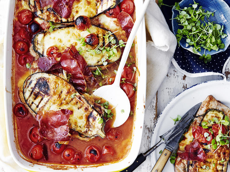 Garlic butter fish and crispy potatoes , One pan layered burrito bowl , Spicy zucchini & ricotta stuffed pasta shells , Eggplant bolognese bake , Chicken and sweet corn bake , Easy one-pan roast chicken breasts with vegies , Zucchini, tomato and ricotta bake , Chicken and sage tray bake , Ricotta and spinach pasta shell bake , Leek, bean and mushroom bake , Moroccan sweet potato bake , Lebanese lamb and potato bake , Tomato, mozzarella and chickpea pan bake , Ricotta and capsicum bake , Mexican chicken tortilla bake , Cheesy cauliflower bake , Pumpkin and ricotta bake , Mexican bake , Spicy sausage pasta bake , Pea and salmon bake , Easy, cheesy potato bake , Lentil and tomato bake , Spicy tuna pasta bake , Pumpkin bake , Snapper and tomato tray bake