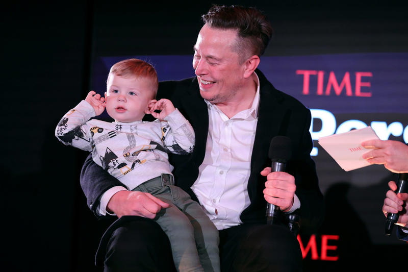 X Æ A-Ⅻ Musk Elon Musk's offspring, He is trying to 'save civilization', But: only 'intelligent' people should have many kids, Nevada Alexander Musk, 5 other children with Justine, Vivian Jenna Wilson, He doesn't recognize her as a woman, Blasting dad in the media, Griffin Musk, Kai Musk, Saxon Musk, Damian Musk, X Æ A-Ⅻ Musk, Simplified to X, Strider Musk, Azure Musk, Exa Dark Sideræl Musk, Simplifying the name, Techno Mechanicus (aka Tau), Baby number 12, Baby number 13, Baby number 14, He try to hide baby number 13, Despite the doubt his paying child support