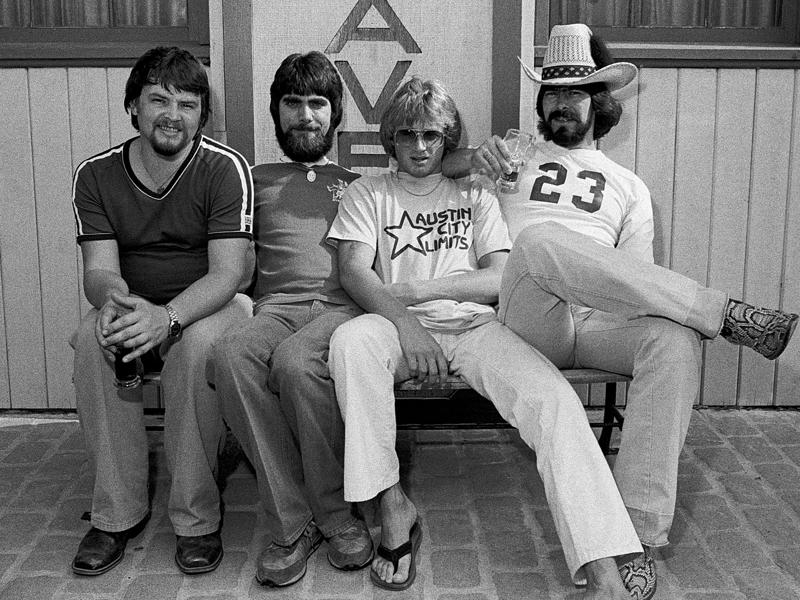 5. Alabama — 49 million units 25. Luke Bryan — 19 million units, 24. Hank Williams Jr. — 19.5 million units, 23. Brooks & Dunn — 21.5 million units, 22. Carrie Underwood — 22.5 million units, 21. Jimmy Buffett — 23 million units, 18. Vince Gill — 24 million units, 15. Linda Ronstadt — 30 million units, 14. Willie Nelson — 31.5 million units, 13. The Chicks — 33 million units, 12. John Denver — 33.5 million units, 11. Kenny Chesney — 35 million units, 8. Alan Jackson — 44.5 million units, 7. Kenny Rogers — 47.5 million units, 6. Shania Twain — 48 million units, 5. Alabama — 49 million units, 4. Taylor Swift — 57 million units, 3. George Strait — 69.5 million units, 2. Elvis Presley — 146.5 million units, 1. Garth Brooks — 162 million units