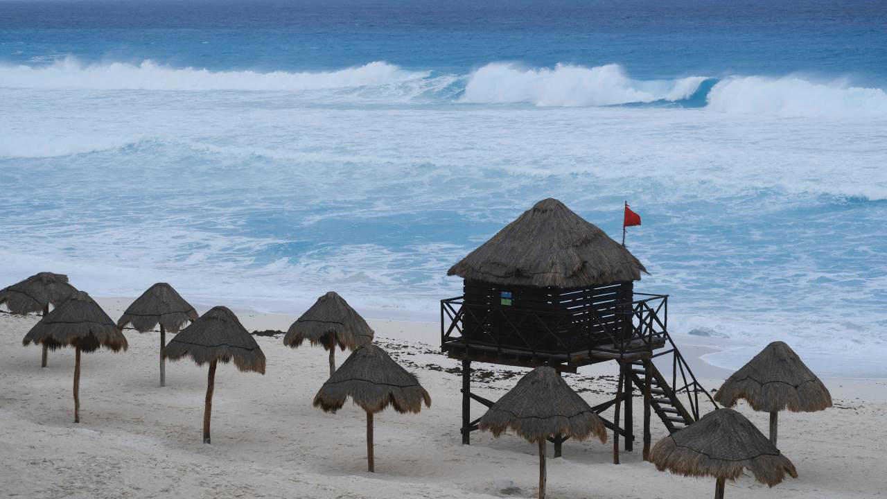 No 5. City: Cancun | Country: Mexico | The white-sandy beaches and turquoise blue waters make Cancun ideal for a romantic escape. The Ultra-luxurious resorts and its vibrant nightlife enhance its appeal as a top destination for couples. (Image: Reuters)